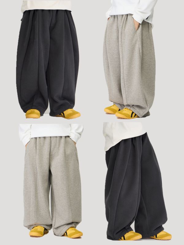 05110315┃TFYU秋冬〃兩色加絨打折運動褲┃100-170 - 兒童寬褲
- 垂墜感童裝褲子
- 街頭風童裝
- 高磅數布料
- 100–170 尺寸童褲
- 黑色灰色寬褲
- 秋冬童裝推薦
- 男童女童寬褲
- 中性褲款
- 韓系童裝穿搭