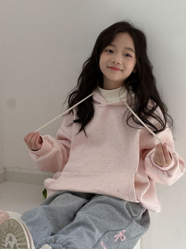 05111705｜TC家冬〃粉色加絨彩色點點連帽T｜100-160 兒童連帽T
兒童加絨上衣
女童連帽上衣
男童連帽衛衣
兒童冬季上衣
加厚連帽T
點點連帽T
童裝加絨
保暖上衣
100-160cm 童裝
冬季童裝上衣
兒童休閒連帽T