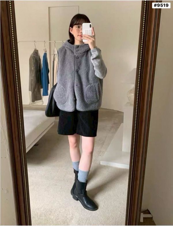 05112206｜秋冬〃9519雙面穿羊羔絨燈芯絨背心｜F 羊羔絨背心, 雙面穿背心, 燈芯絨背心, 保暖背心, 連帽背心, 女生背心, 秋冬背心, 雙材質背心, 米白背心, 深灰背心, 厚背心