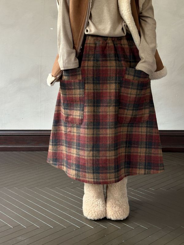 05111706｜TC家冬〃毛呢格子裙｜110-160 童裝格紋裙
女童長裙
毛呢裙
冬季長裙
厚款長裙
大童裙子
學院風裙子
女童冬裙
中長版裙
保暖長裙
110尺碼裙
120尺碼裙
130尺碼裙
140尺碼裙
150尺碼裙
160尺碼裙
格子毛呢裙
女孩冬季穿搭
童裝百搭裙
韓版童裝裙子