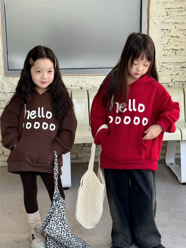 05112105｜小瑜家秋冬〃兩色HELLO加絨連帽T｜90-150 童裝帽T
兒童加絨上衣
童裝刷毛上衣
冬季保暖上衣
Hello 字母上衣
女童男童上衣
寬鬆版帽T
加厚連帽上衣
90 100 110 120 130 140 150cm
童裝秋冬新品