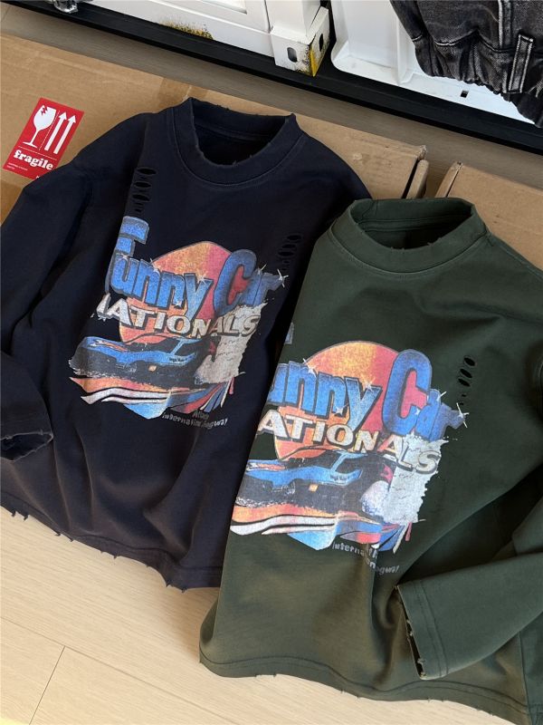 05110201┃SN〃8337兩色賽車印花T┃100-160 兒童衛衣, 復古印花上衣, 美式賽車風, 破壞風衛衣, 寬版落肩, 秋冬上衣, 男童女童休閒穿搭, 圓領長袖, 100～160童裝, 街頭風童裝