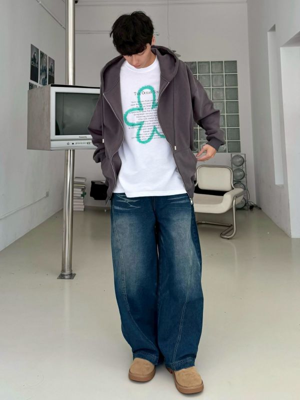 05110308┃秋冬〃6603多色素面寬版外套 - 寬版連帽外套
- 中性素面外套
- 成人休閒外套
- 情侶穿搭推薦
- F 尺寸外套
- 灰色黑色粉色外套
- 秋冬外套推薦
- 拉鍊帽T
- 韓系簡約風格
- 多色百搭外套