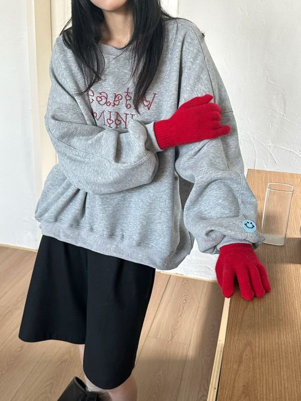 05113003｜YUAN〃3187繡字MINI袖口笑臉上衣｜F 刷毛衛衣
刺繡衛衣
圓領上衣
秋冬女裝
顯瘦寬鬆
百搭上衣
內刷毛
英文刺繡
大學T
保暖上衣