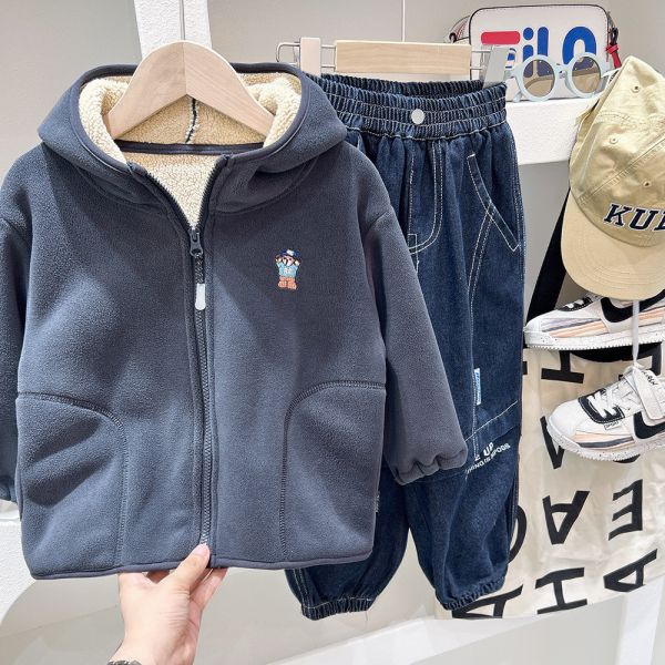 05111901｜KACA家冬〃70301三色小熊刺繡加絨連帽外套｜100-150 加厚外套
羊羔絨外套
兒童外套
連帽外套
秋冬外套
保暖外套
男童外套
女童外套
刷毛外套
鋪棉外套
幼童外套
小朋友外套100-150