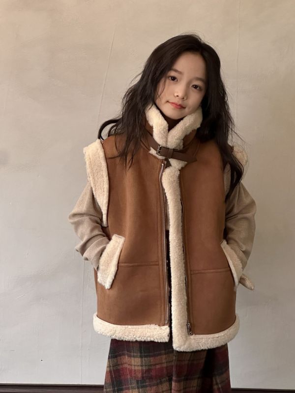 05111703｜TC家冬〃羊羔毛復古背心｜110-160 童裝背心
兒童背心
羊羔毛背心
保暖背心
加厚背心
女孩背心
男童背心
韓版背心
冬季背心
加絨背心
毛毛背心
仿皮毛一體
兒童外套
中大童背心
110-160童裝