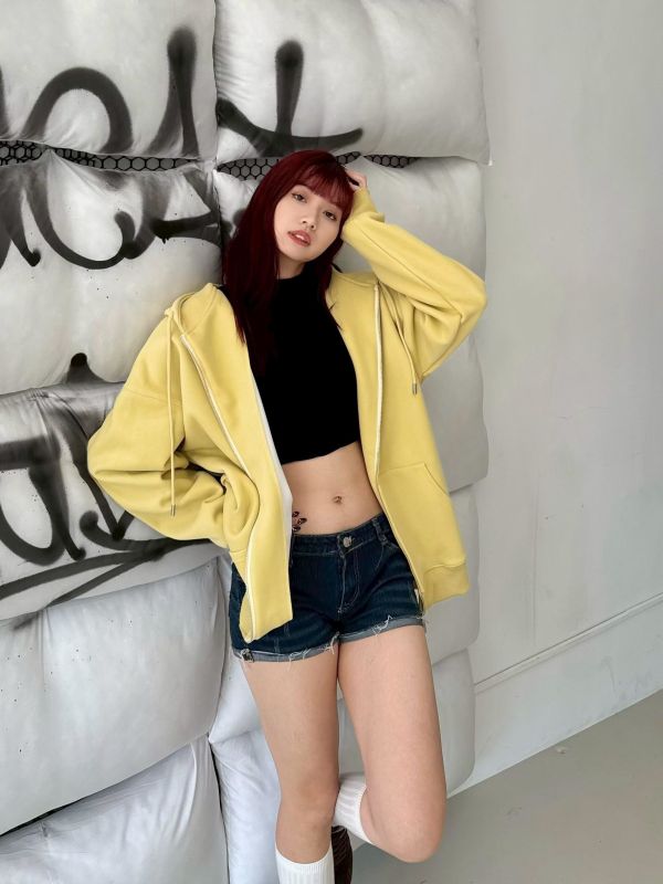 05110308┃秋冬〃6603多色素面寬版外套 - 寬版連帽外套
- 中性素面外套
- 成人休閒外套
- 情侶穿搭推薦
- F 尺寸外套
- 灰色黑色粉色外套
- 秋冬外套推薦
- 拉鍊帽T
- 韓系簡約風格
- 多色百搭外套