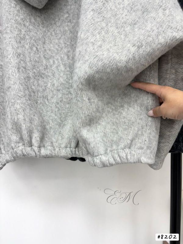 05121303｜秋冬〃8202兩色短版羊毛外套｜F 日系外套, 山系穿搭, 毛呢外套, 連帽外套, 秋冬外套, 寬鬆外套, 文青穿搭, 保暖外套, 灰色外套, 黑色外套