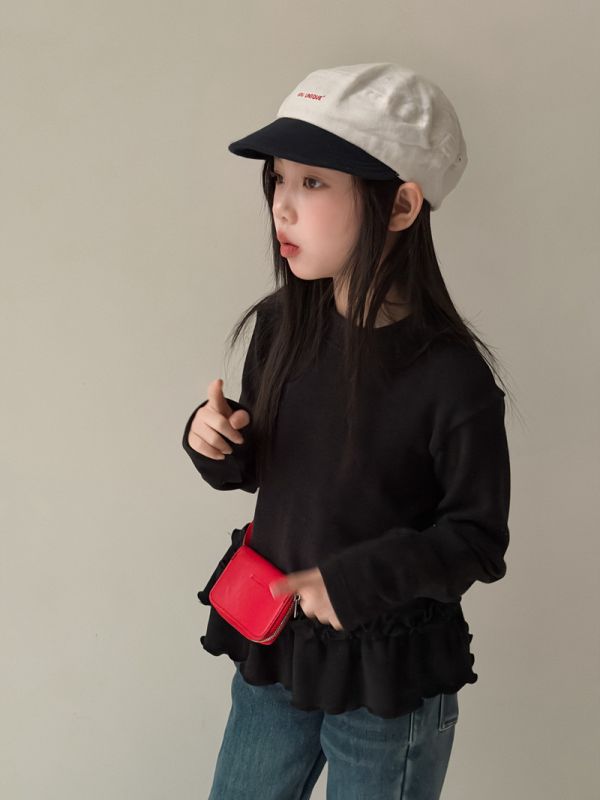 05113011｜CTONG秋冬〃兩色木耳邊下擺上衣｜120-160 女童上衣
荷葉邊上衣
打底衫童裝
長袖上衣
甜美穿搭
童裝女孩
秋冬童裝
顯瘦上衣
公主風童裝
120-160童裝