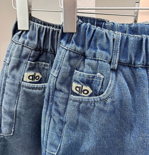 05111902｜KACA家冬〃11301兩色白標加絨牛仔褲 兒童牛仔褲
加絨牛仔褲
兒童加厚褲
羊羔絨褲
兒童保暖長褲
加絨保暖褲
男童牛仔褲
女童牛仔褲
厚款牛仔褲
內刷毛牛仔褲
冬季褲子
兒童寬鬆褲
加厚羊羔絨
暖褲 兒童
小孩牛仔褲
不挑身型褲
100 110 120 130 140 150
兒童秋冬褲
兒童百搭褲