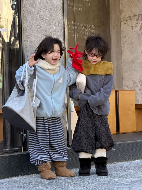 05112111｜HAHA家秋冬〃91397灰色加絨豹紋褲｜100-160 兒童豹紋褲

兒童刷毛褲

加絨長褲

冬季保暖褲

童裝束口褲

兒童球球褲

厚款長褲 100-160

女童豹紋加絨褲

男童休閒褲

寬鬆休閒褲 童裝

冬季童褲推薦

厚刷毛童褲