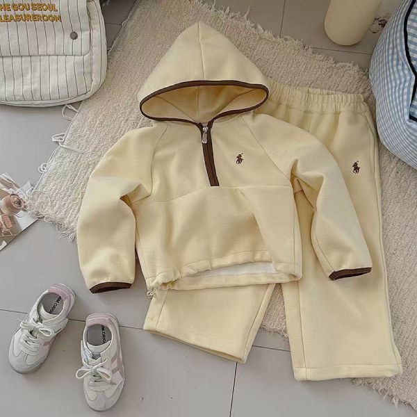 05112106｜秋冬〃四色半拉鍊刺繡套裝｜100-150 兒童套裝
加絨套裝
保暖套裝
冬季童裝
連帽上衣
兒童寬褲
男女童套裝
加厚套裝
雙面絨套裝
幼童套裝
韓版童裝
兒童外出服
兒童家居服