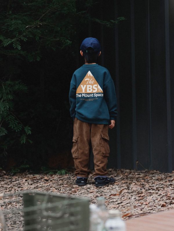 05121210｜猿寶秋冬〃8086三色背後山系字母印花加絨T｜110-170 中大童衛衣, 童裝加絨上衣, 秋冬童裝, 刷毛衛衣, 山系童裝, 戶外風童裝, 男童上衣, 女童上衣, YBS印花, 保暖童裝, 中大童上衣, The Mount Space風格