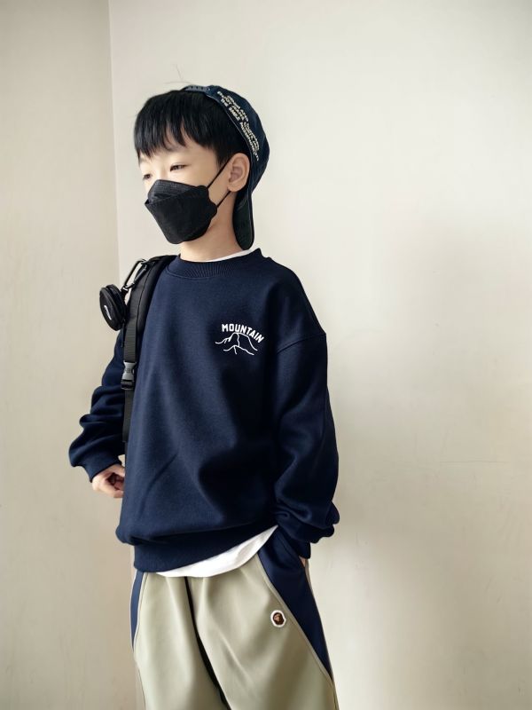 05112704｜CF冬〃CT665兩色加絨小熊插畫T｜120-175 不倒絨衛衣
兒童加絨上衣
大童保暖上衣
男童衛衣 冬季
女童加厚衛衣