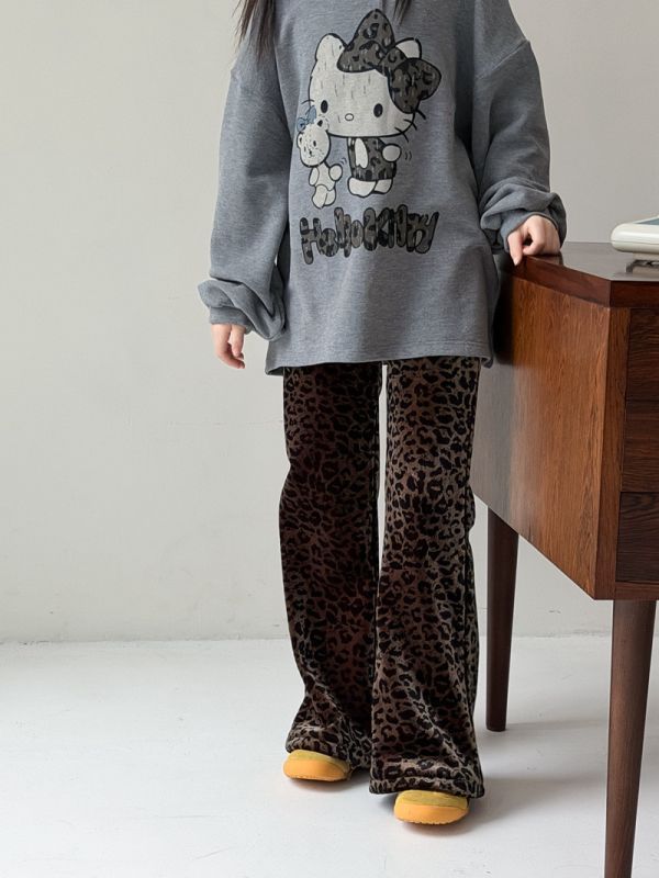 05113009｜CTONG秋冬〃豹紋絨面喇叭褲｜120-160 豹紋褲
喇叭褲
微喇叭褲
刷毛長褲
顯瘦褲型
秋冬女裝褲
高腰褲
修身喇叭褲
百搭長褲
時髦穿搭