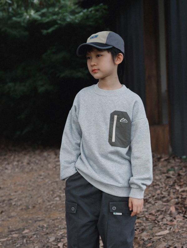 05110713┃猿寶家秋冬〃8079山系露營風印花撞色口袋加絨上衣┃110-170 童裝衛衣、露營印花上衣、山系童裝、厚款上衣、秋冬保暖、男童上衣、女童圓領衫、戶外穿搭、韓風童裝