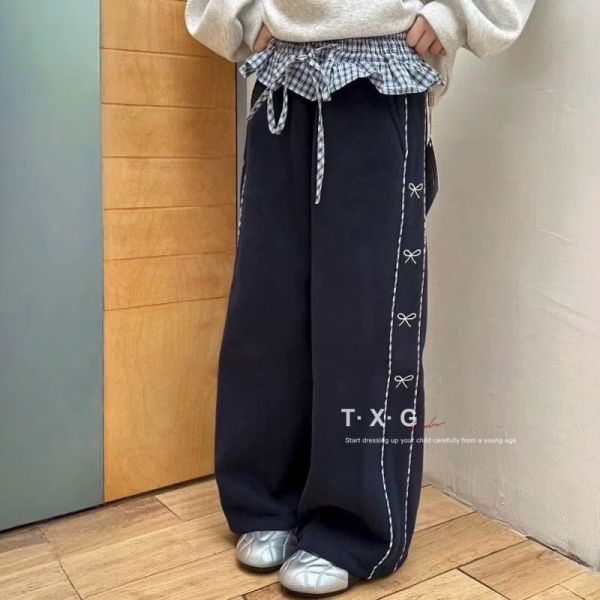 05121108｜TXG家秋冬〃2308兩色加絨蝴蝶結邊運動褲｜110-170 女童寬褲
女童長褲
女童假兩件褲
蝴蝶結寬褲
女童休閒褲
秋冬加厚長褲
女童百搭褲
格紋假兩件褲
TXG女童裝
韓版女童褲
女童寬鬆運動褲