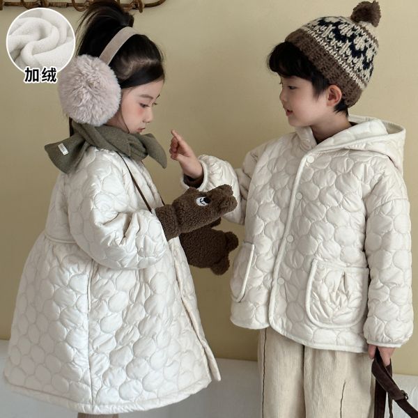 05111409┃兄妹家秋冬〃250635加絨夾棉外套┃80-150 兒童棉花糖外套

兒童絎縫外套

冬季童外套

奶油色童裝

兒童蓬蓬洋裝

女童蓬裙洋裝

男童外套

姐弟裝

兄妹裝

80-150童裝

兒童保暖外套

寶寶外套

壓紋外套童裝