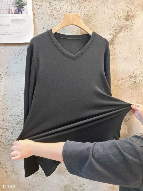 05111103┃秋冬〃1012男保暖衣┃M-L 男款發熱衣, 保暖長袖, 內刷毛上衣, 男生打底衫, V領T恤, 大陸製男裝, 秋冬保暖衣, 灰色長袖, 黑色內搭, 彈性上衣, 男裝秋冬, 吸濕發熱衣, 居家長袖, 男生內搭衣, 修身長袖T**