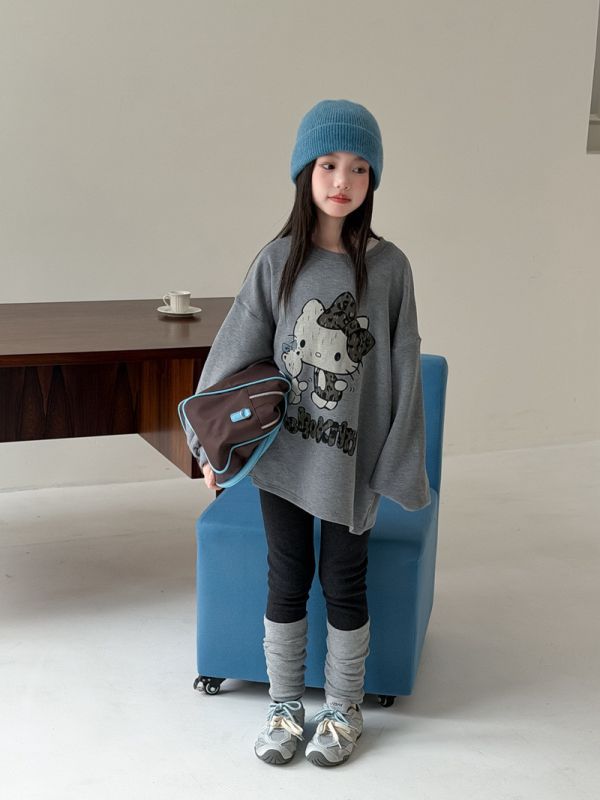 05113010｜CTONG秋冬〃灰色KT印花長版T｜100-160 Hello Kitty童裝
刷毛大學T
童裝上衣
中大童衛衣
可愛童裝
秋冬童裝
卡通上衣
顯瘦長版上衣
刷毛保暖
女童穿搭