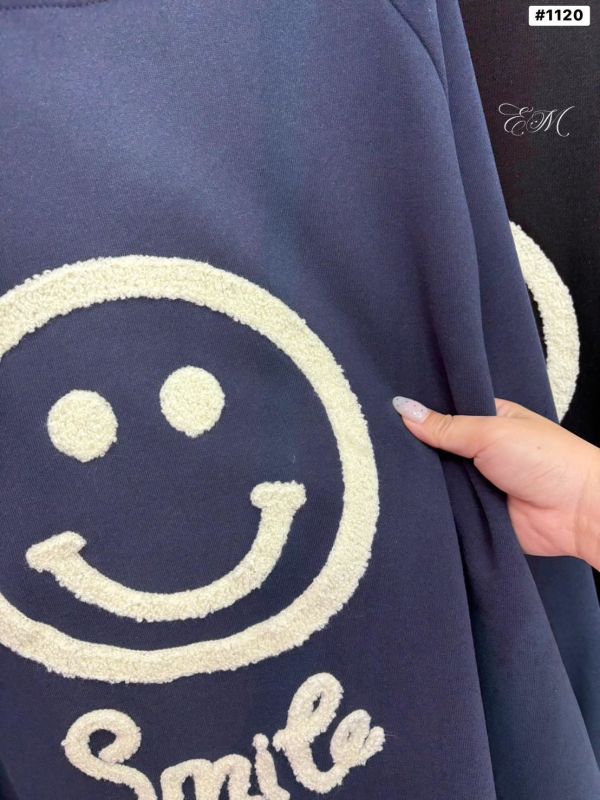 05112205｜秋冬〃1120笑臉毛巾繡長版大學T｜F 微笑上衣, 毛巾刺繡上衣, 長版上衣, 衛衣洋裝, 寬鬆上衣, 可愛女裝, 五色上衣, 秋冬上衣, 笑臉上衣, 休閒上衣, 棉質長版