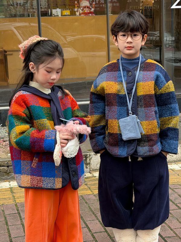 05120204｜KUMAI秋冬〃D204彩色方格夾棉毛呢外套｜100-160 童裝外套, 兒童鋪棉外套, 童裝格紋外套, 彩色格子童裝, 兒童夾棉外套, 冬季童裝, 男女童外套, 兒童保暖外套, 秋冬童裝, 童裝外套推薦