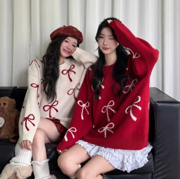 05121309｜秋冬〃7849立體珍珠蝴蝶結羊絨針織衫｜F 蝴蝶結針織毛衣
珍珠針織上衣
韓系甜美毛衣
羊絨感針織
寬鬆顯瘦毛衣
立體圖案毛衣
秋冬針織上衣
節慶穿搭毛衣
韓版毛衣
甜美風上衣