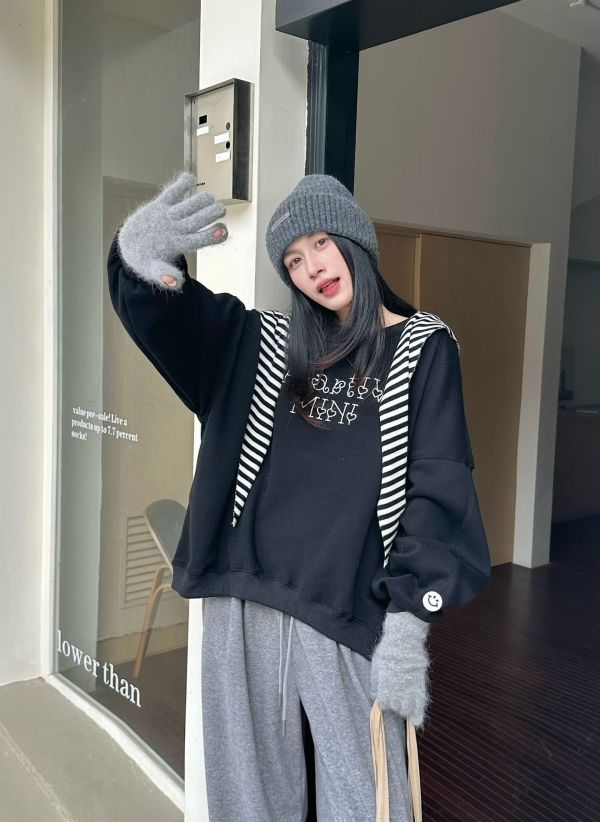 05113003｜YUAN〃3187繡字MINI袖口笑臉上衣｜F 刷毛衛衣
刺繡衛衣
圓領上衣
秋冬女裝
顯瘦寬鬆
百搭上衣
內刷毛
英文刺繡
大學T
保暖上衣