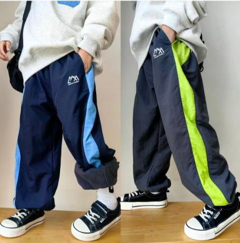 05112607｜CF冬〃CK122撞色加絨衝鋒褲｜120-175 撞色衝鋒褲
兒童衝鋒褲
防風長褲
男女童運動褲
秋冬運動褲
寬鬆休閒褲
120 130 140 150 160 170 175
男童褲
大童褲
戶外褲
拼接撞色褲
保暖褲