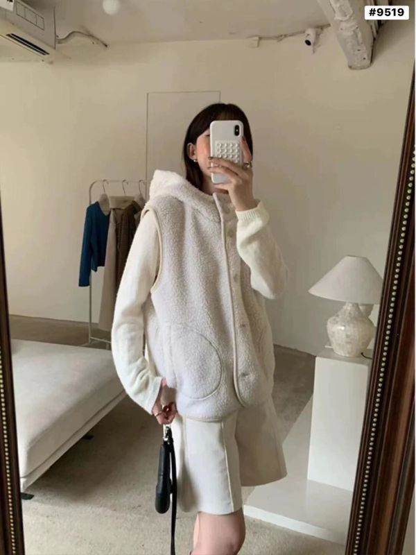 05112206｜秋冬〃9519雙面穿羊羔絨燈芯絨背心｜F 羊羔絨背心, 雙面穿背心, 燈芯絨背心, 保暖背心, 連帽背心, 女生背心, 秋冬背心, 雙材質背心, 米白背心, 深灰背心, 厚背心