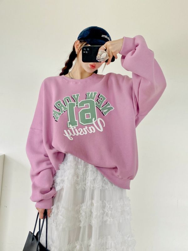 韓┃N9〃三色加絨數字61大學T┃F 韓國風大學T, 女生加絨上衣, NEW YORK衛衣, 字母印花上衣, 寬鬆圓領T, 韓系穿搭, 加厚衛衣, 女裝秋冬上衣, 奶白衛衣, 粉紫衛衣, 寶藍上衣, 韓系學院風, 大陸製女裝, 保暖長袖T, 女生寬鬆上衣