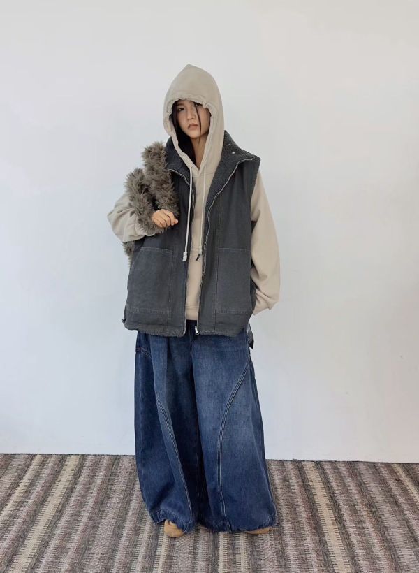 05111101┃秋冬〃三色兩面穿羊羔毛背心┃F 韓國風背心, 大陸製女裝, 羔羊毛背心, 拼接背心, 女生厚背心, 工裝風外套, 韓系無袖外搭, 保暖背心, 軍綠背心, 咖啡背心, 女裝冬季背心, 韓系穿搭, 立領外套, 厚實羊羔毛背心**