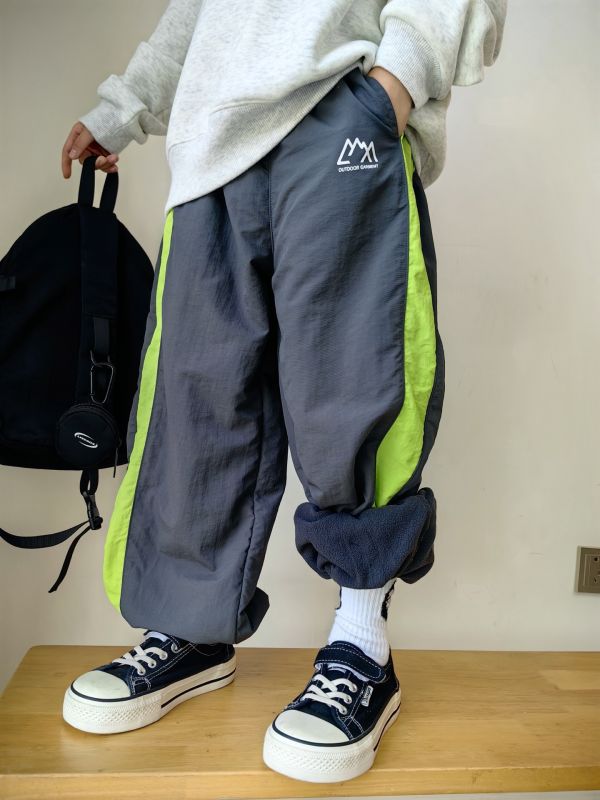 05112607｜CF冬〃CK122撞色加絨衝鋒褲｜120-175 撞色衝鋒褲
兒童衝鋒褲
防風長褲
男女童運動褲
秋冬運動褲
寬鬆休閒褲
120 130 140 150 160 170 175
男童褲
大童褲
戶外褲
拼接撞色褲
保暖褲