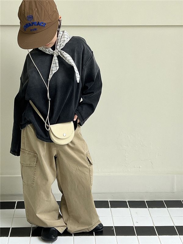 05110202┃SN〃8383水洗黑XXL字母T┃100-160 歐美風童裝, 刷舊長袖, 字母印花上衣, 寬版落肩, 秋冬童裝, 潮童穿搭, 特色印花, 100～160童裝, 復古感上衣, 棉質長袖