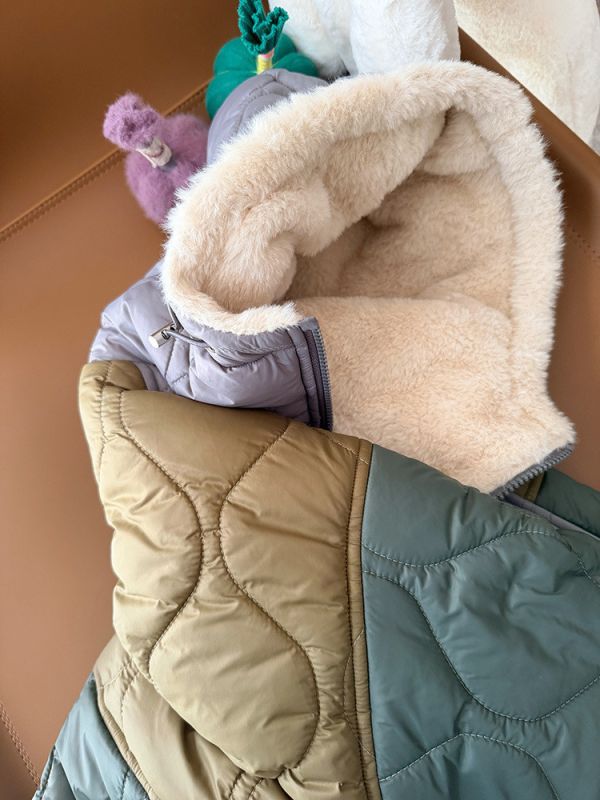 05110508┃右右秋冬〃25815撞色加絨夾棉連帽外套┃90-150 兒童外套、羊羔絨外套、鋪棉外套、韓版童裝、冬季童裝、連帽外套、拼接外套、保暖外套、厚外套、中長版童外套