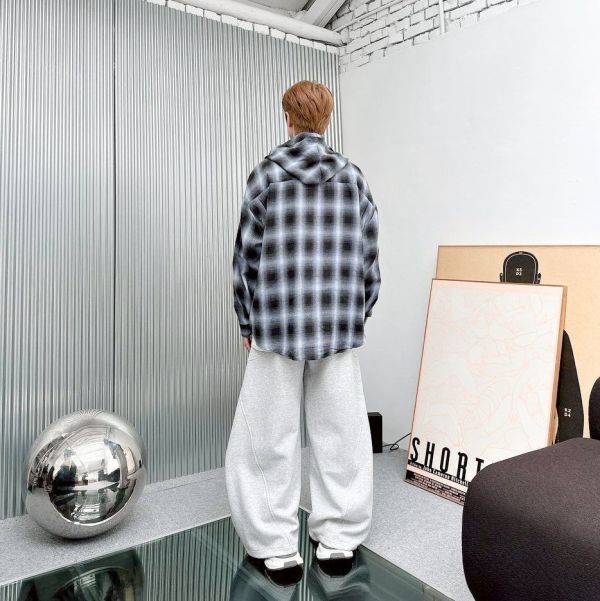 05110304┃秋冬〃1774解構線條落地彎刀棉長褲┃M-L - 成人寬褲
- 韓系街頭穿搭
- 中性褲款推薦
- 灰色運動褲
- 黑色寬褲
- 垂墜感褲子
- M-L 尺寸褲子
- 秋冬褲款推薦
- 寬版褲穿搭
- 舒適休閒褲