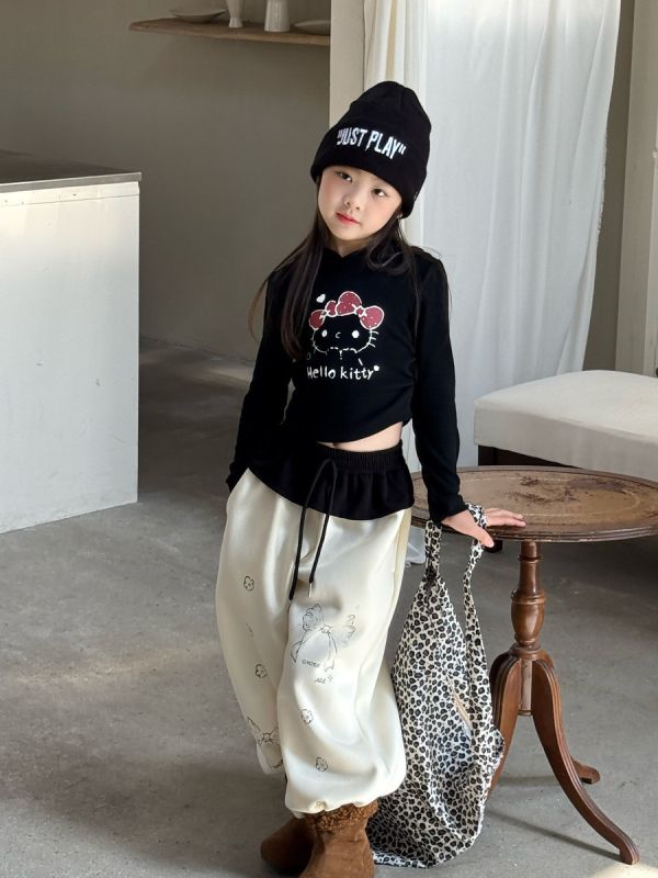 05120302｜小瑜家秋冬〃三色奧絨KT印花短版連帽T｜90-150 童帽T, 短版上衣, 加厚刷毛, 冬季童裝, 女童上衣, 保暖帽T, 可愛童裝, 秋冬上衣, 90-150童裝