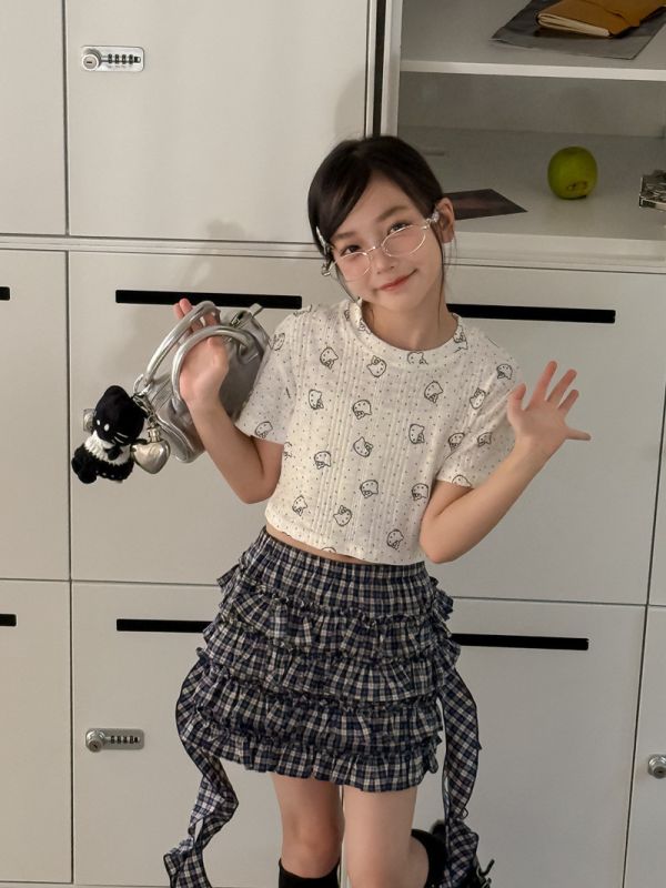 05080403┃小米秋〃KT滿印短版上衣┃110-160┃250810結單 