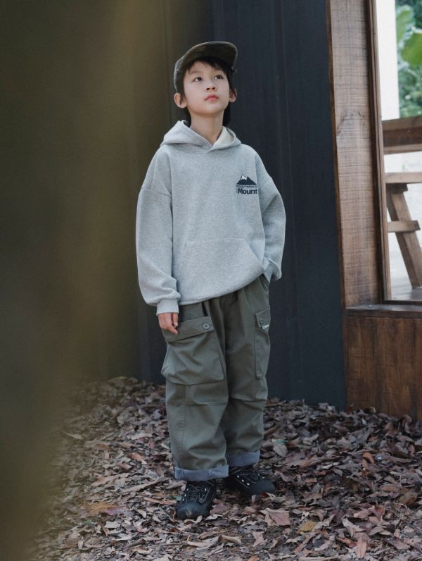 05110709┃猿寶家秋冬〃8084灰色山系薄絨連帽T┃110-170 童裝帽T、厚棉帽T、山系童裝、印花上衣、秋冬保暖、男童帽T、女童衛衣、韓版童裝、露營穿搭