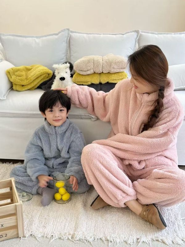 05110107┃SSR〃親子毛絨居家服套裝┃90-160/M-L 親子家居服, 雙面絨套裝, 厚磅保暖套裝, 居家服推薦, 親膚不掉毛, 秋冬家居服, 親子裝, 棉絨套裝, 童裝家居服, 大人居家服