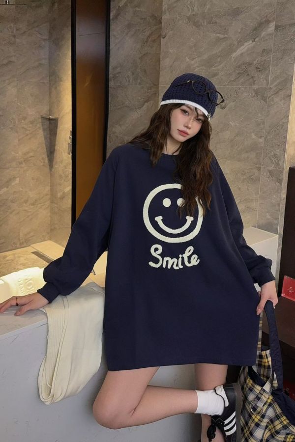 05112205｜秋冬〃1120笑臉毛巾繡長版大學T｜F 微笑上衣, 毛巾刺繡上衣, 長版上衣, 衛衣洋裝, 寬鬆上衣, 可愛女裝, 五色上衣, 秋冬上衣, 笑臉上衣, 休閒上衣, 棉質長版