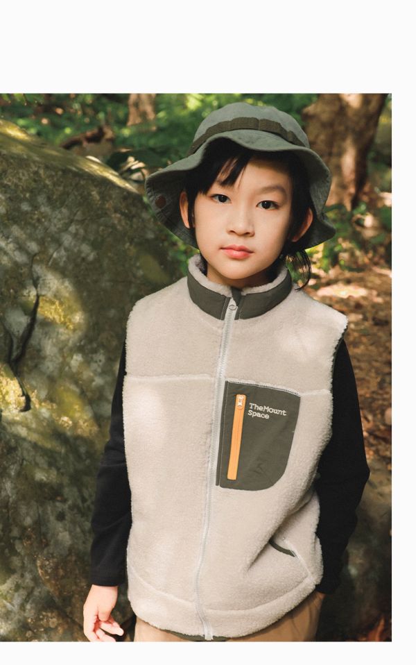 05121101｜秋冬〃6040三色立領羊羔絨背心｜100-170 兒童背心, 刷毛背心, 顆粒絨背心, 保暖背心, 戶外背心, 山系穿搭, 機能背心, 撞色背心, 冬季童裝, 兒童外套, 無袖外套, 露營穿搭