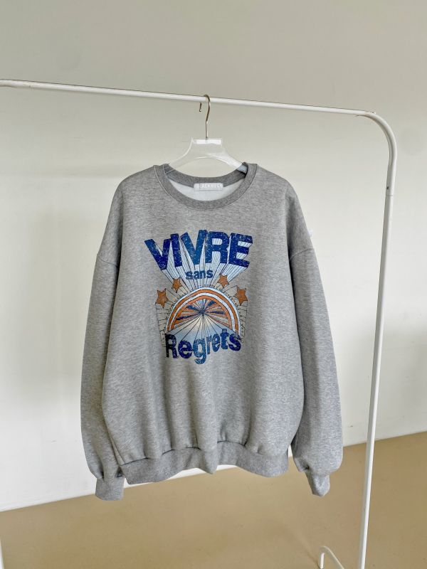 韓┃N9〃三色加絨VIVRE字母T┃F 韓系大學T, 女生加絨上衣, 法文字母衛衣, VIVRE SANS REGRETS, 寬鬆圓領T, 大陸製女裝, 韓系穿搭, 厚棉上衣, 女裝長袖T, 灰色大學T, 粉紫衛衣, 黑色上衣, 韓風上衣, 保暖衛衣, 秋冬上衣**