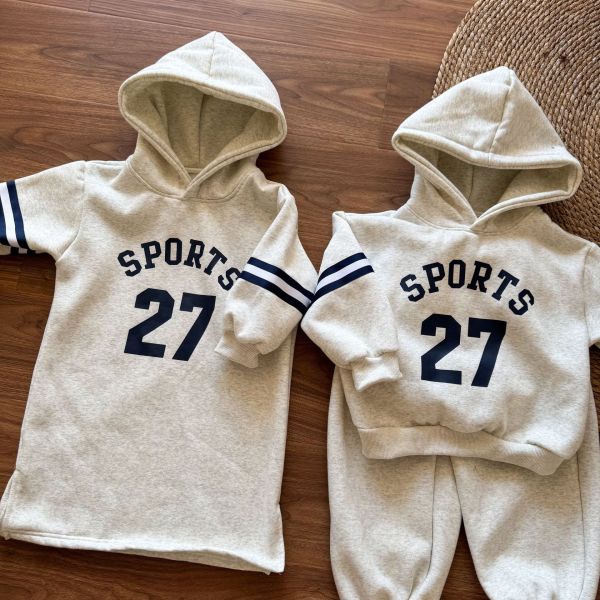 05111410┃兄妹家秋冬〃250640數字加絨連帽T/裙┃80-150 兒童加絨套裝

兒童連帽套裝

SPORTS字母童裝

男童加絨上衣褲子

女童加絨洋裝

兒童運動套裝

冬季童裝套裝

兒童加厚套裝

80-150童裝

兒童連帽衛衣

姐弟裝

兄妹裝