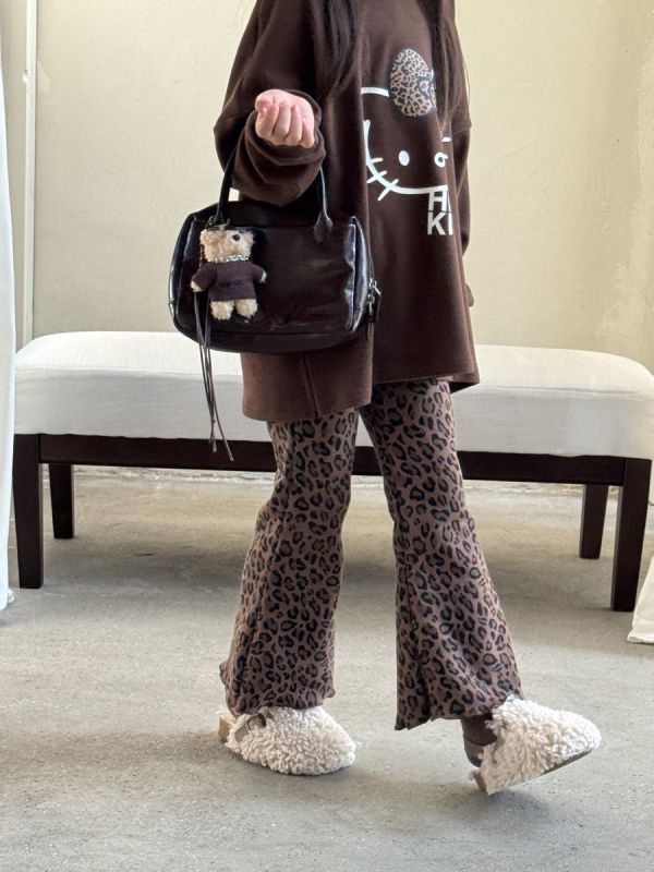 05120207｜小瑜家秋冬〃豹紋喇叭褲｜90-150 童裝豹紋褲, 女童微喇褲, 童裝長褲, 中小童穿搭, 秋冬童褲, 喇叭褲童款, 彈力童裝褲, 顯瘦童褲, 女童流行褲, 90-150童裝