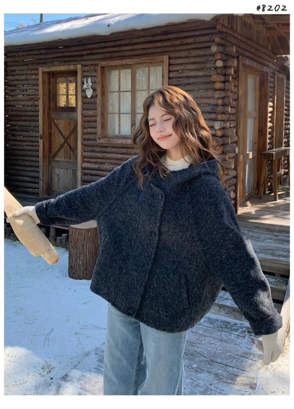 05121303｜秋冬〃8202兩色短版羊毛外套｜F 日系外套, 山系穿搭, 毛呢外套, 連帽外套, 秋冬外套, 寬鬆外套, 文青穿搭, 保暖外套, 灰色外套, 黑色外套