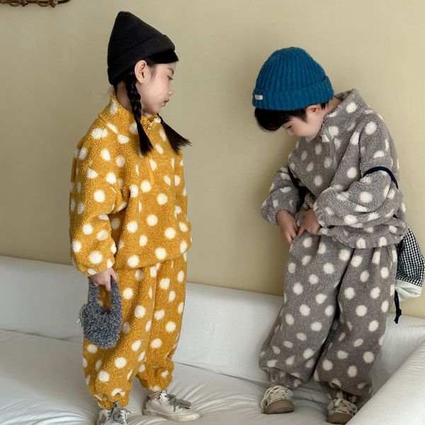 05111607┃兄妹家秋冬〃250630兩色波點毛毛套裝┃80-150 兒童套裝、羊羔絨套裝、加絨套裝、點點套裝、兒童保暖套裝、冬季童裝、男女童套裝、兒童居家套裝、柔軟套裝、厚絨套裝、幼童保暖、90–150套裝、兒童冬季衣服