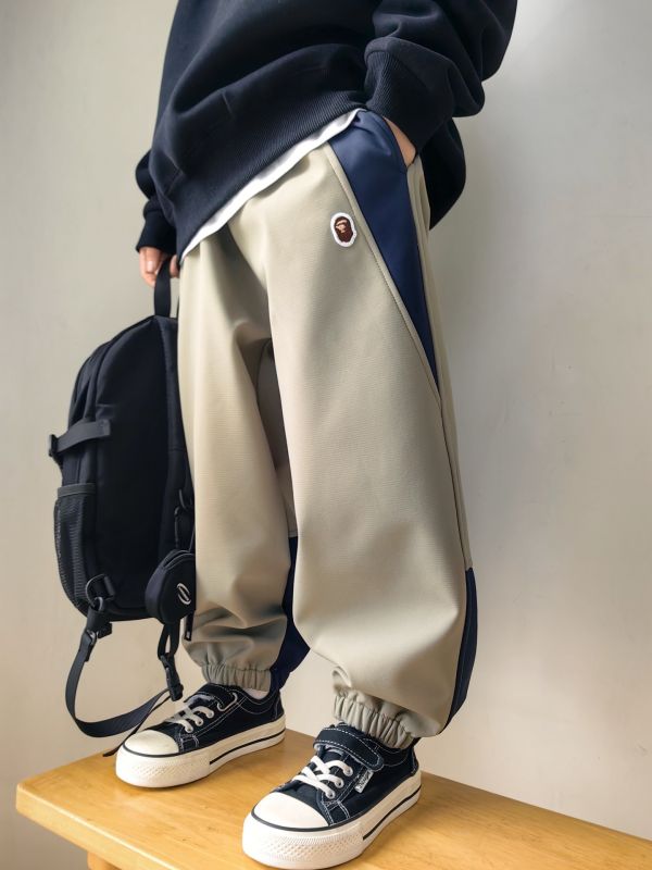 05112701｜CF冬〃CK117兩色加絨拼色褲｜120-175 加絨軟殼褲
軟殼加絨褲
冬季童裝長褲
防風保暖褲
內刷毛褲
男女童冬褲
120 130 140 150 160 170 175
兒童防風褲
機能軟殼褲
寬鬆休閒褲
拼接軟殼褲
秋冬厚褲
保暖長褲
內里加絨不掉毛