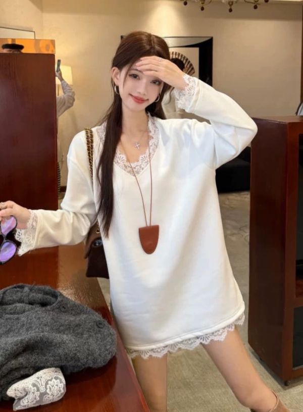 05112803｜秋冬〃5212V領蕾絲下擺内刷毛暖暖上衣｜F 蕾絲上衣、內刷毛、加厚保暖、女裝長袖、秋冬打底、圓領上衣