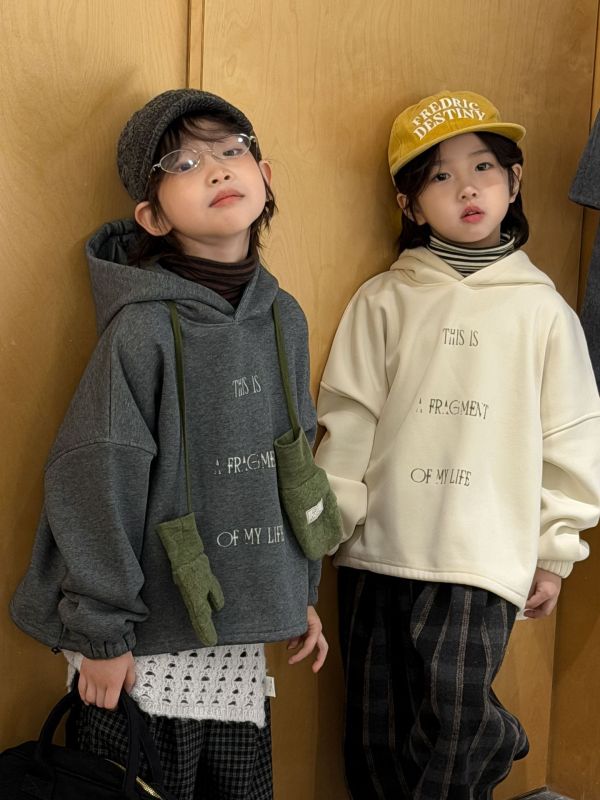 05112110｜HAHA家秋冬〃91658兩色加絨連帽T｜100-160 兒童加絨衛衣
童裝連帽上衣
加厚帽T
冬季保暖上衣
男童女童帽T
寬鬆版衛衣
印字帽T
韓版童裝